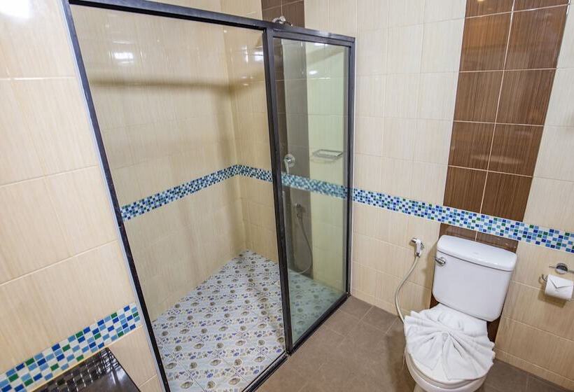 غرفة بريميوم مطلة على حمام السباحة, Sungthong Kamala Beach Resort