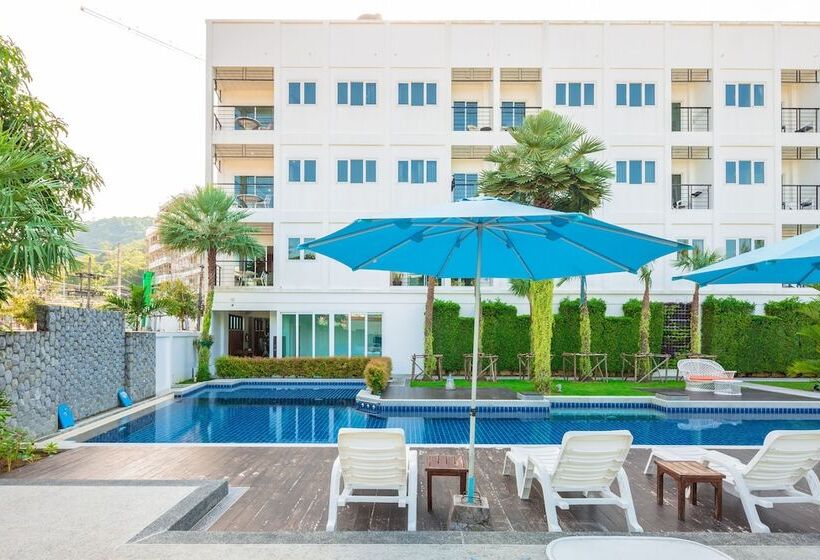 غرفة ديلوكس مطلة على حمام السباحة, Sungthong Kamala Beach Resort
