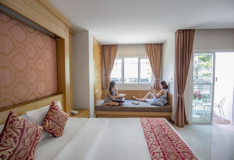 غرفة ديلوكس مزودة بشرفة, Sungthong Kamala Beach Resort