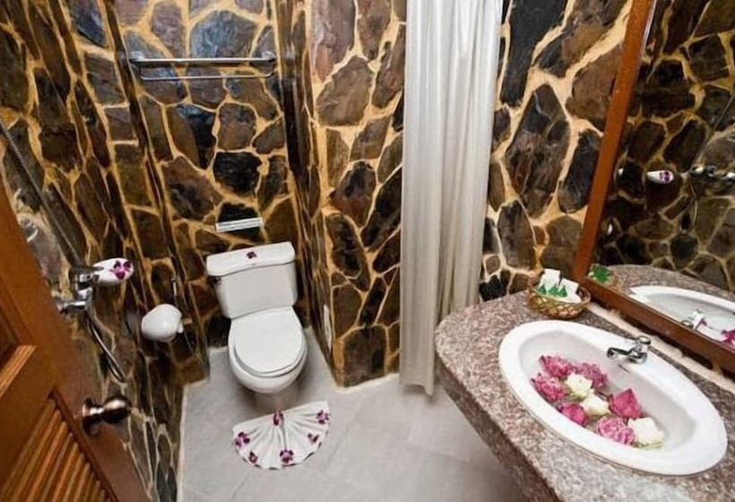 Standardrum, U Tai Tip Guest House