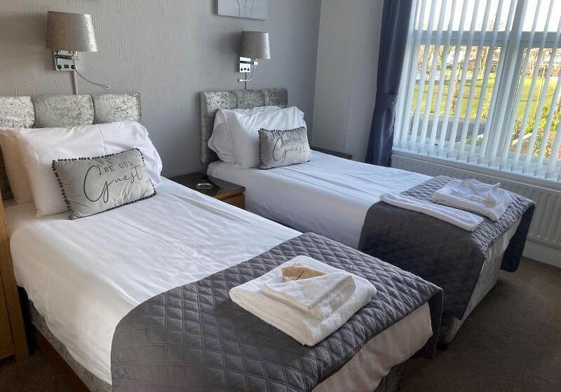 Standard Room, U Tai Tip Guest House