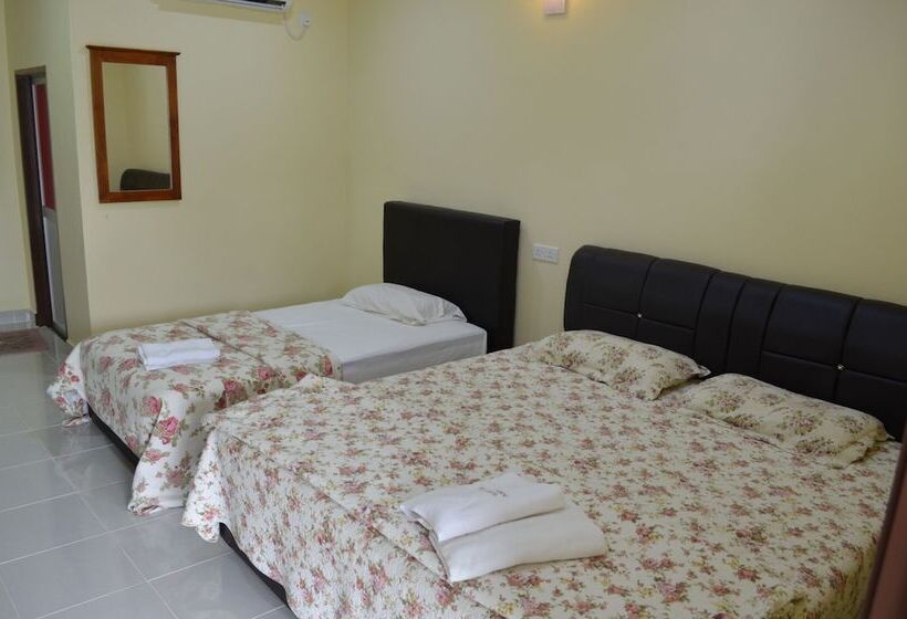 Triple Room Sea View, Penarak Bamboo Beach Motel