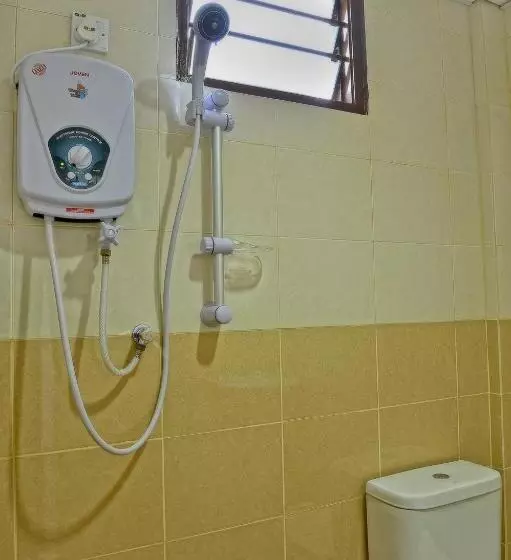 Standard Kolmen Hengen Huone, Penarak Bamboo Beach Motel