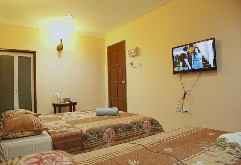 اتاق استاندارد چهار تخته, Penarak Bamboo Beach Motel