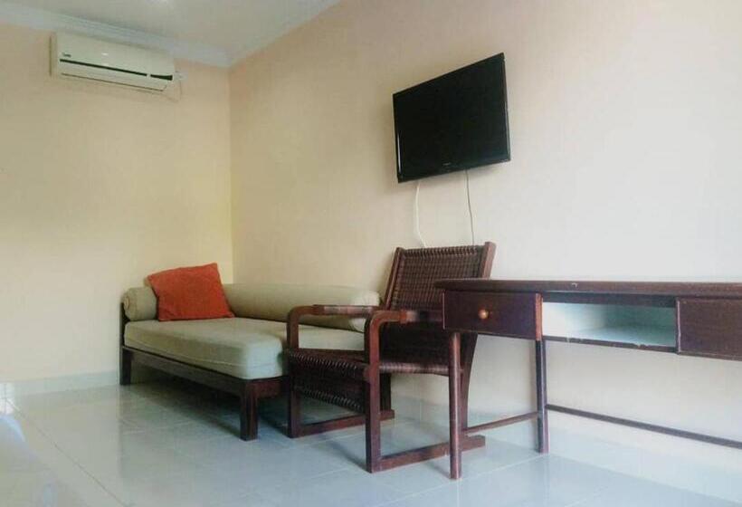 اتاق استاندارد چهار تخته, Penarak Bamboo Beach Motel