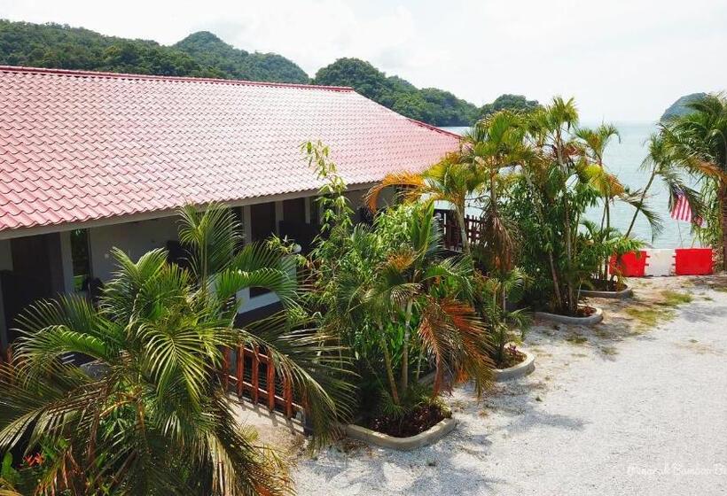 اتاق استاندارد با چشم‌انداز دریا, Penarak Bamboo Beach Motel