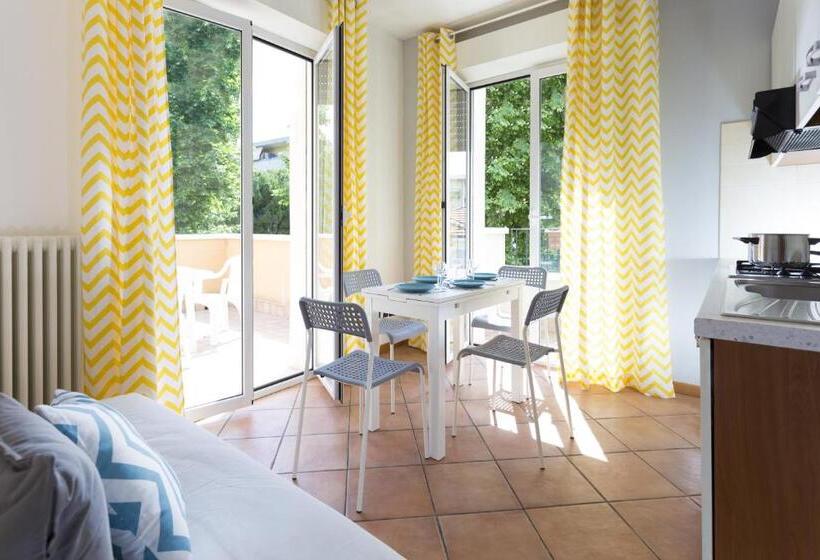 آپارتمان 1 خوابه با بالکن, Residence Del Sole