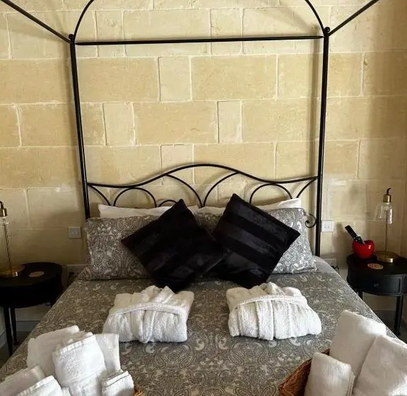سوئیت با تخت بزرگ, Ta Pinu Spa Suite Luxury Heritage Living