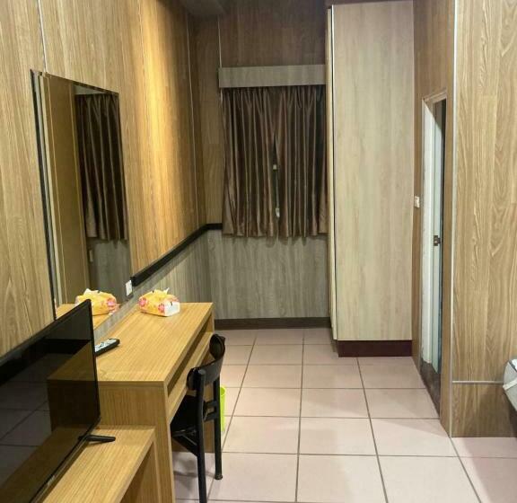 اتاق استاندارد چهار تخته, Junlin Holiday Farm