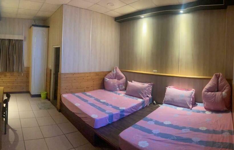 اتاق استاندارد چهار تخته, Junlin Holiday Farm