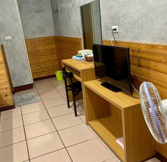 اتاق استاندارد چهار تخته, Junlin Holiday Farm