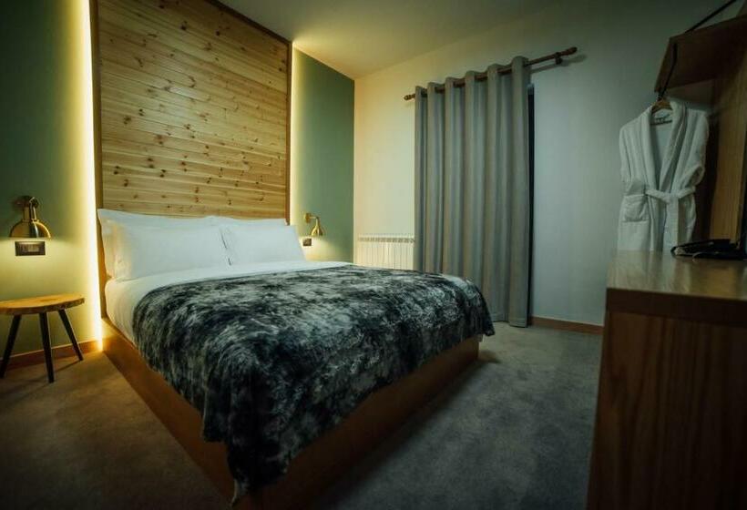 Номер Стандарт с Балконом, Kulla E Bajraktarit