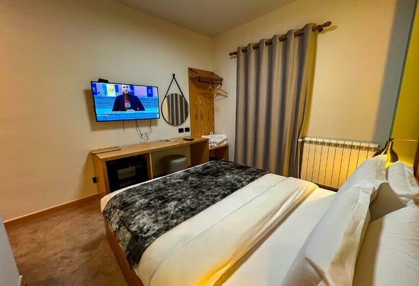 Номер Стандарт с Балконом, Kulla E Bajraktarit