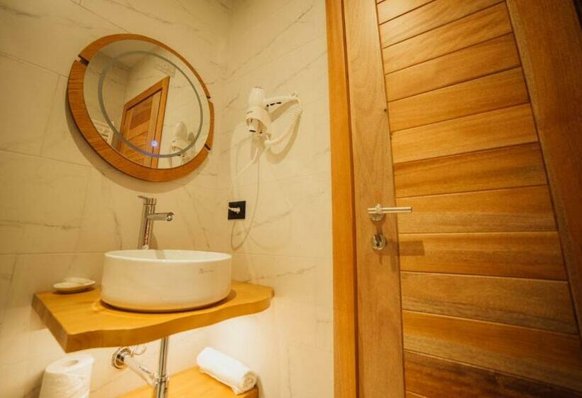 Номер Стандарт с Балконом, Kulla E Bajraktarit