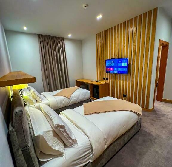 Семейный Номер, Kulla E Bajraktarit