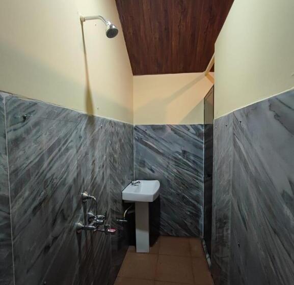 חדר קלאסי לשלושה, Spot On 85540 Mandrem Field View