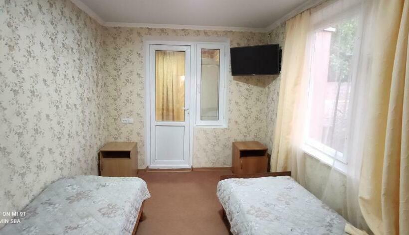 اتاق کلاسیک چهارنفره, Guest House Vitamin