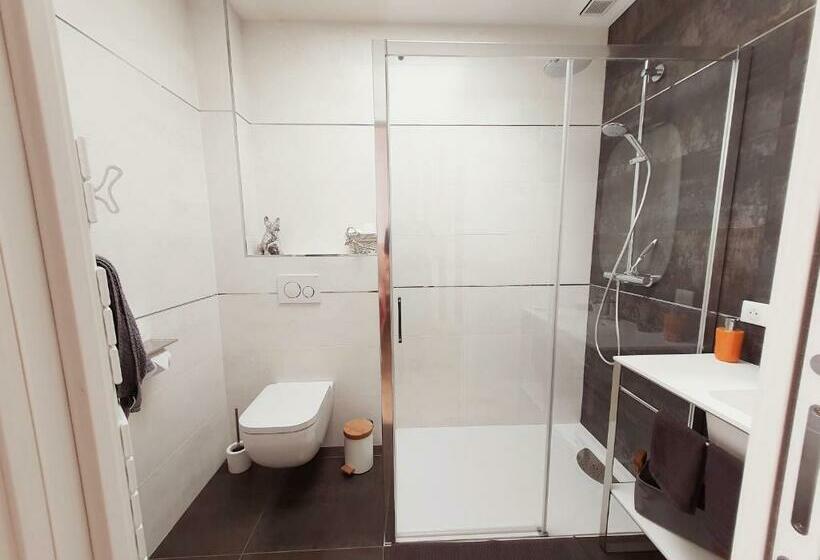 Номер Стандарт с Балконом, Maison Holen