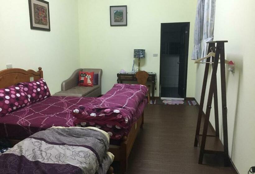 اتاق استاندارد چهار تخته, Go Bill B&b