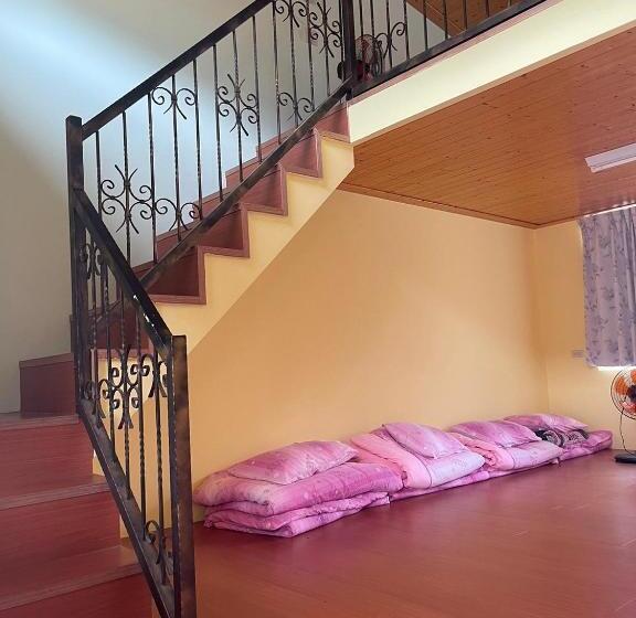 تختخواب در اتاق مشترک, Go Bill B&b