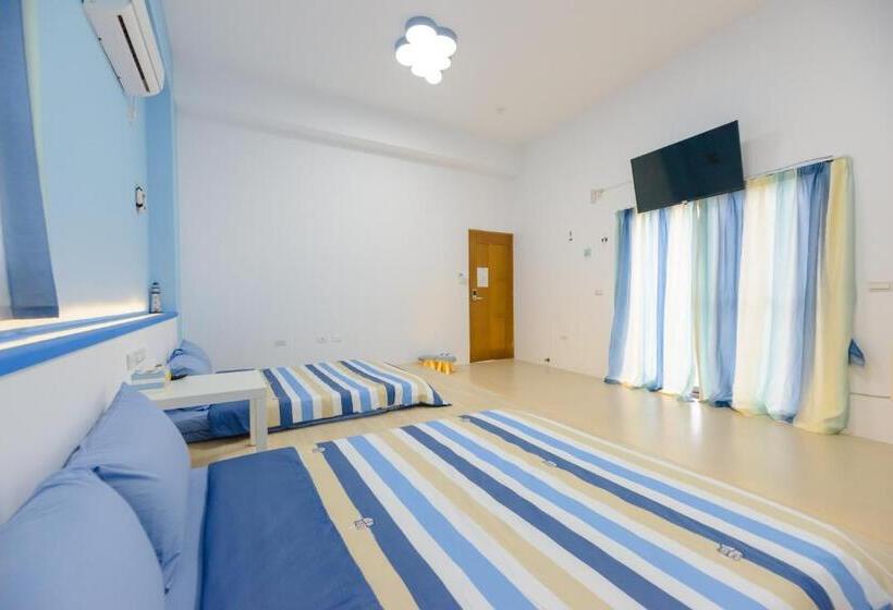 Economy Quadruple Room, Gold Coast B&b