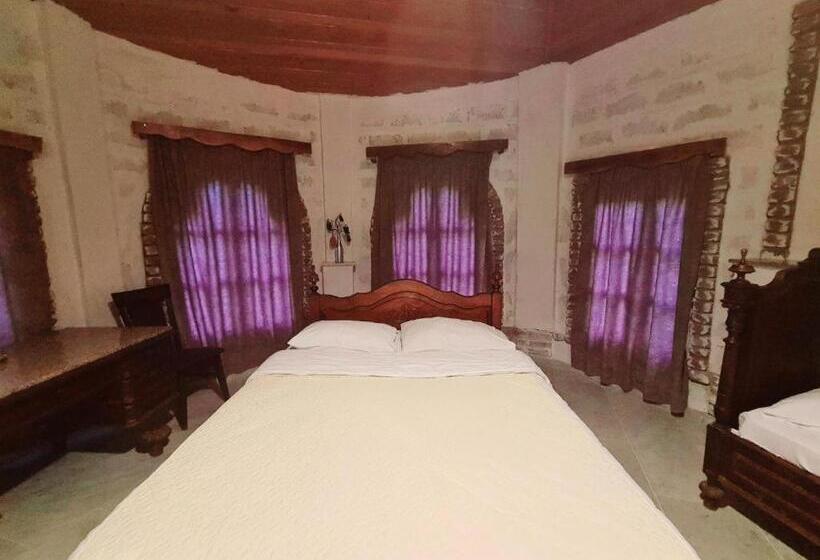 سوئیت با تخت بزرگ, Art House Koshki