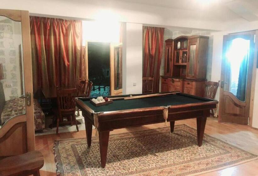 آپارتمان 1 خوابه, Art House Koshki