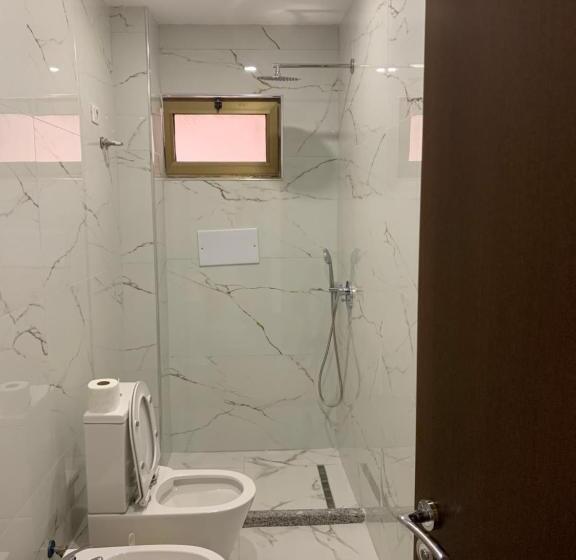 اتاق لوکس, Besa