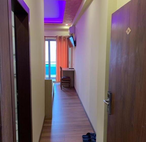 اتاق لوکس با چشم‌انداز دریا, Besa