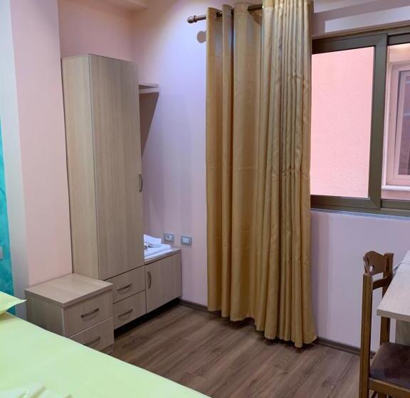 اتاق لوکس, Besa