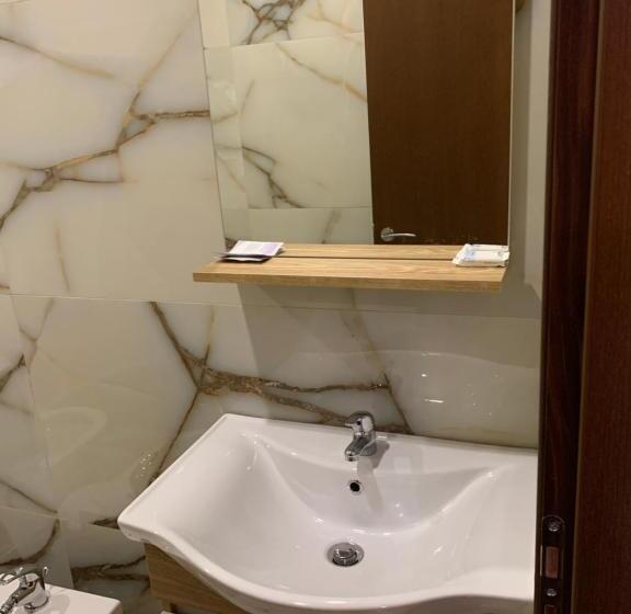 اتاق لوکس سه تخته, Besa