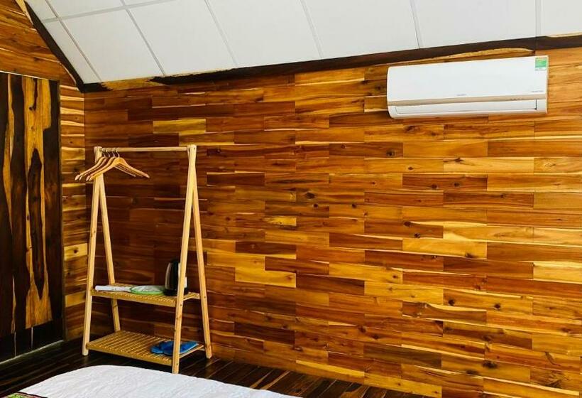 اتاق لوکس, Troh Bư S Bungalows