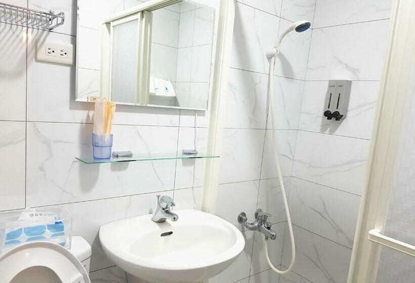 اتاق استاندارد چهار تخته, 拉拉山周家渡假旅館