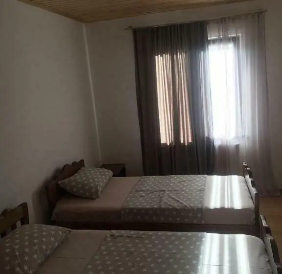 اتاق استاندارد با سرویس بهداشتی مشترک, Guest House Victor