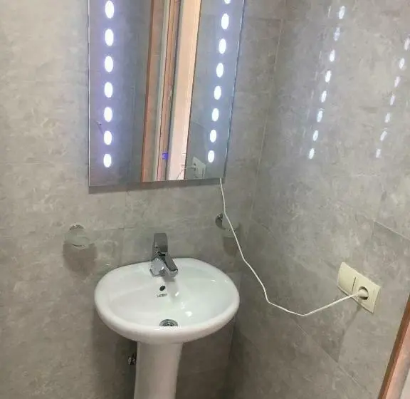 اتاق استاندارد چهار تخته, Guest House Victor