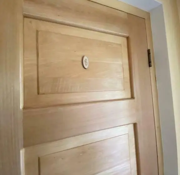 اتاق استاندارد چهار تخته, Guest House Victor