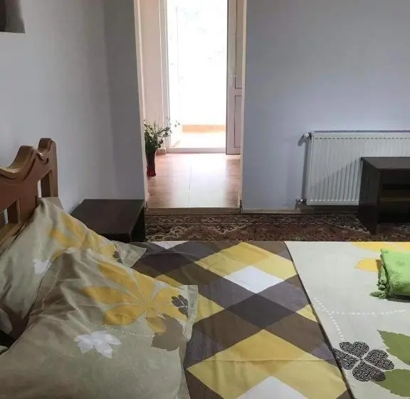 اتاق راحتی سه تخته, Guest House Victor