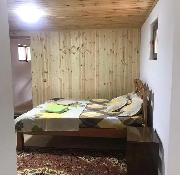 اتاق راحتی سه تخته, Guest House Victor