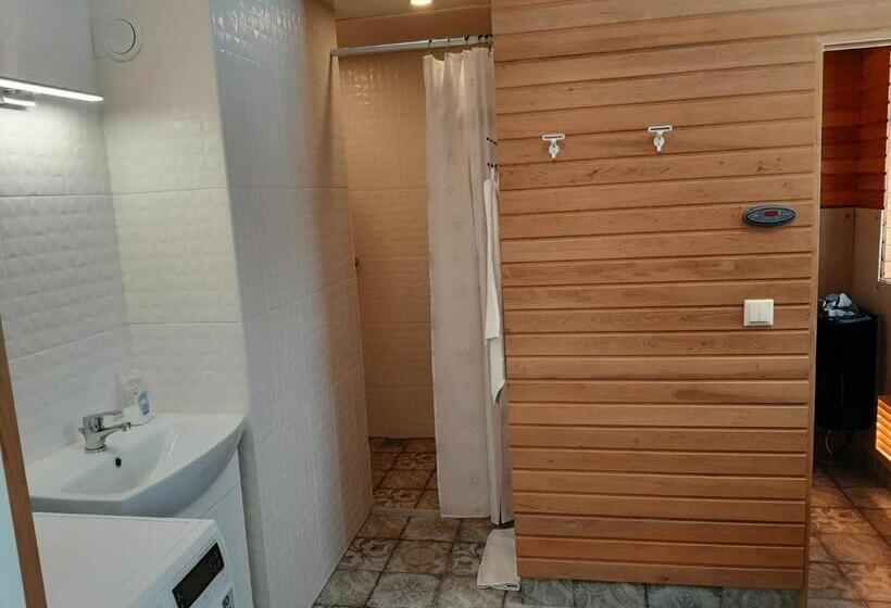 اتاق لوکس, ämmamoori Maja   Mother In Law S House