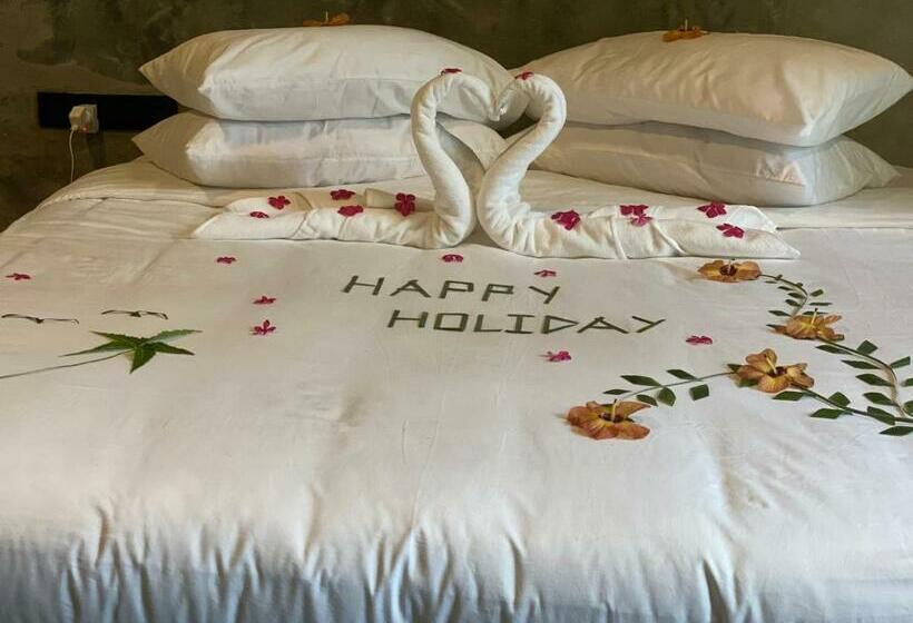 اتاق استاندارد سه تخته با چشم‌انداز باغ, The Mureed