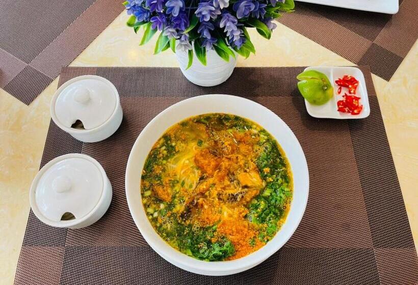 اتاق لوکس با تخت بزرگ, Khách Sạn Hoàng Gia Ii