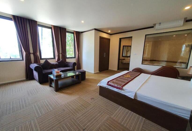 اتاق لوکس با تخت بزرگ, Khách Sạn Hoàng Gia Ii