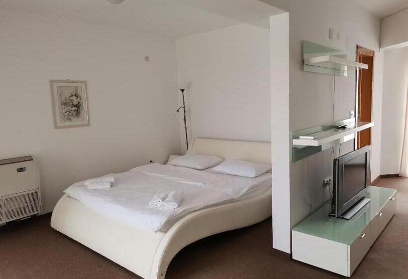 اتاق لوکس با بالکن, Plaža