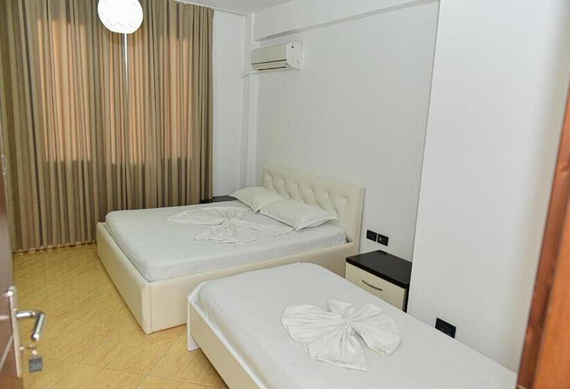 חדר סטנדרט, Tomorri