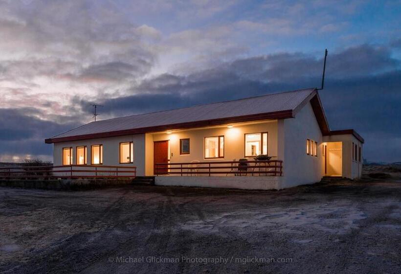 اتاق استاندارد چهارنفره با سرویس بهداشتی مشترک, Garður Guesthouse