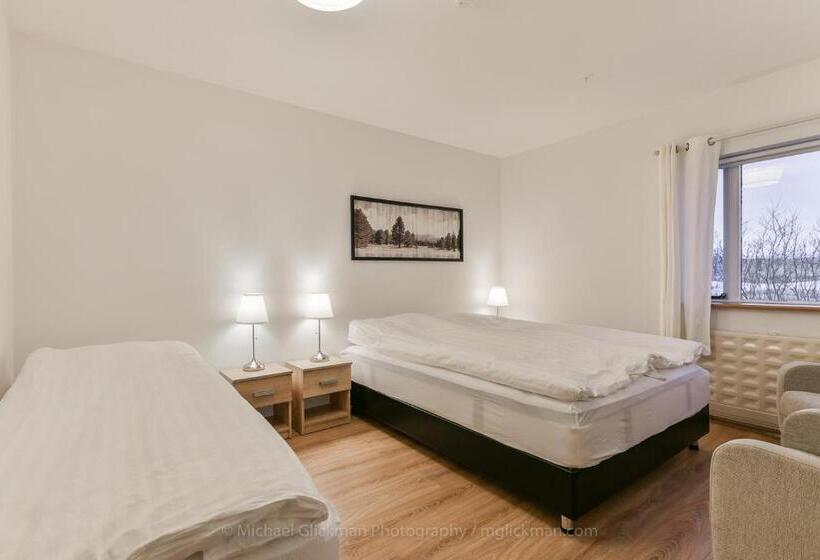 اتاق استاندارد سه تخته با سرویس بهداشتی مشترک, Garður Guesthouse