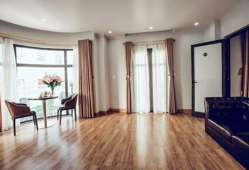 سوییت خانوادگی, The Oriental Ruby