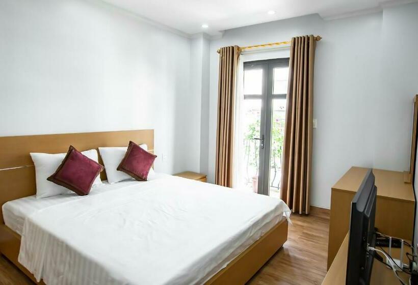 سوییت خانوادگی, The Oriental Ruby