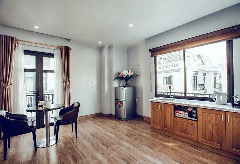 اتاق لوکس, The Oriental Ruby