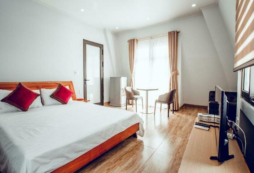 اتاق لوکس, The Oriental Ruby